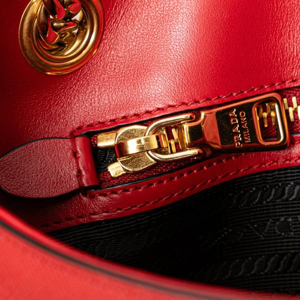 Pre-owned Prada Saffiano Pattina Chain Crossbody Red