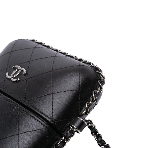 Pre-owned Chanel CC Quilted Lambskin Chain Around Phone Holder Black