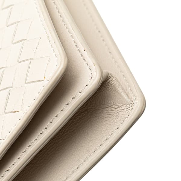 Pre-owned Bottega Veneta Nappa Intrecciato Clutch with Strap White