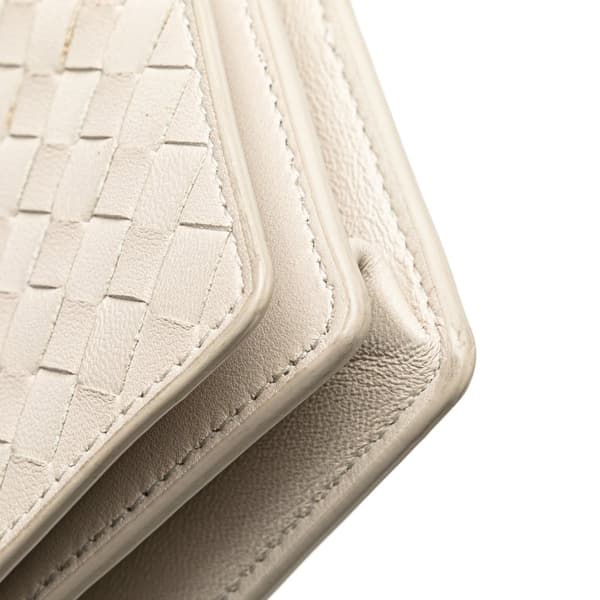 Pre-owned Bottega Veneta Nappa Intrecciato Clutch with Strap White