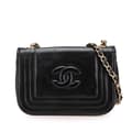 Miniatyrbild 1 av 10: Pre-owned Chanel CC Stitched Lambskin Flap Black