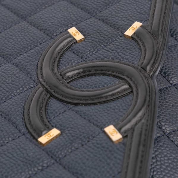 Pre-owned Chanel Medium Bicolor Caviar CC Filigree Flap Blue