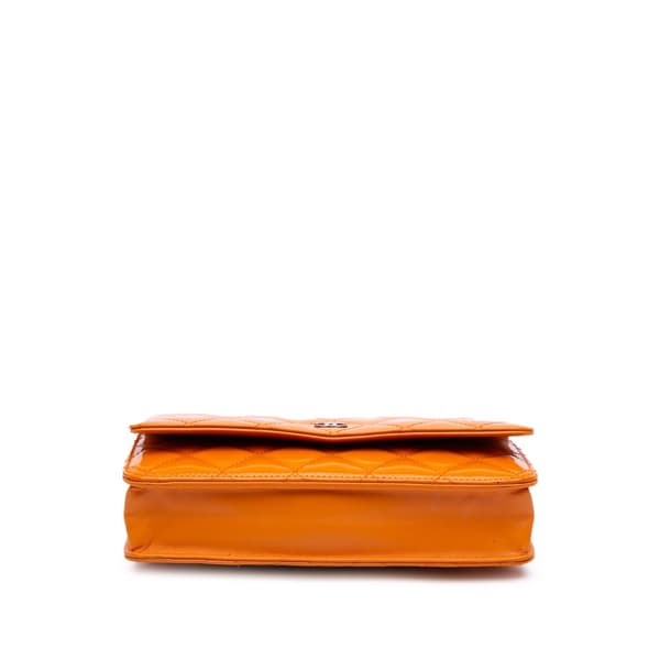 Pre-owned Chanel Classic Patent Wallet On Chain Orange
