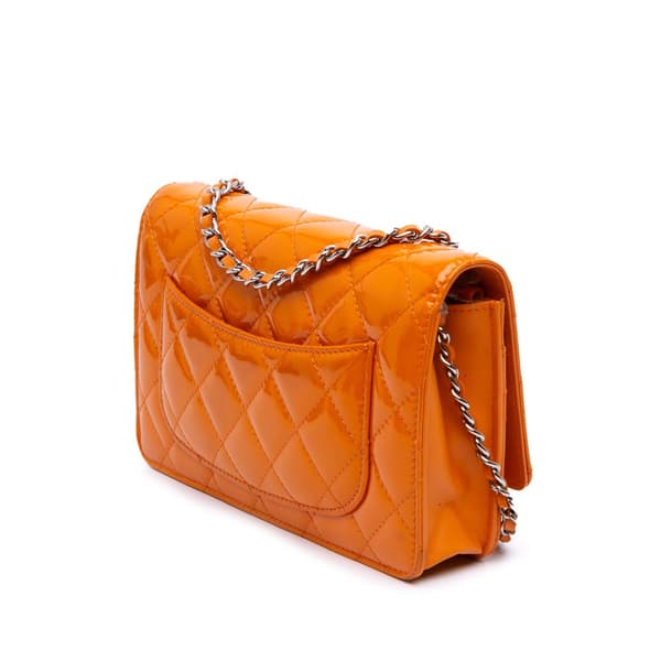 Pre-owned Chanel Classic Patent Wallet On Chain Orange