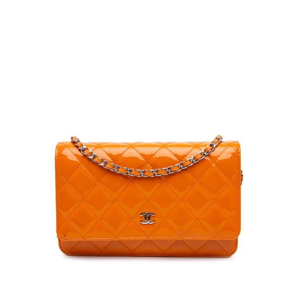 Pre-owned Chanel Classic Patent Wallet On Chain Orange