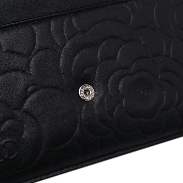 Pre-owned Chanel Lambskin Camellia Embossed Wallet On Chain Black