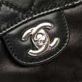 Miniatyrbild 6 av 10: Pre-owned Chanel CC Quilted Lambskin Clams Wallet on Chain Black