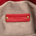 Miniatyrbillede 6 af 10: Pre-owned Bottega Veneta Nappa Intrecciato Crossbody Red