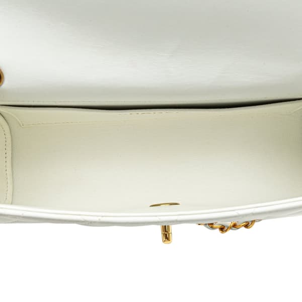 Pre-owned Chanel Small CC Quilted Lambskin Flap Clutch on Chain White
