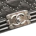 Miniatyrbild 5 av 10: Pre-owned Chanel Old Medium Quilted Crumpled Calfskin Studded Boy Flap Black