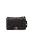 Miniatyrbild 1 av 10: Pre-owned Chanel Old Medium Quilted Crumpled Calfskin Studded Boy Flap Black