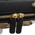 Miniatyrbillede 9 af 10: Pre-owned Chanel Extra Mini CC Quilted Golden Plate Vanity Crossbody Black