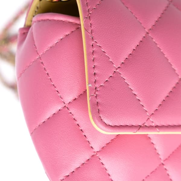 Pre-owned Chanel CC Quilted Lambskin Sunglasses Case with Chain Pink