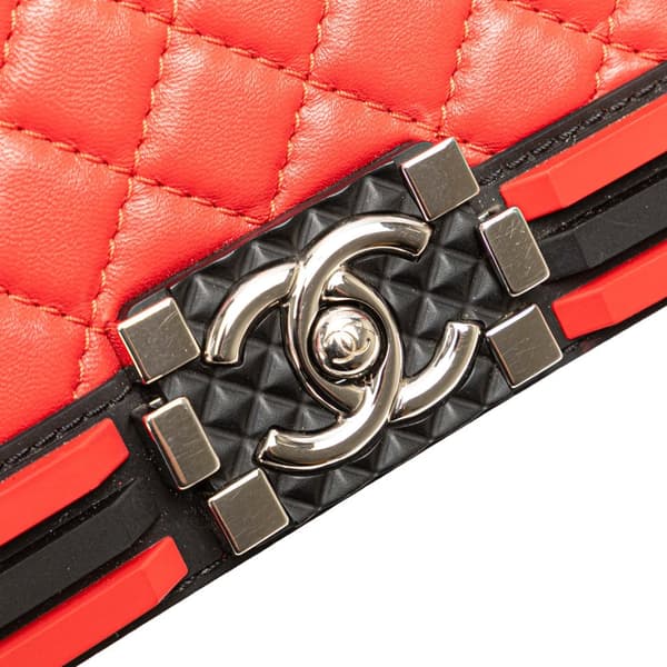 Pre-owned Chanel Old Medium Bicolor Quilted Lambskin and Rubber Boy Flap Red