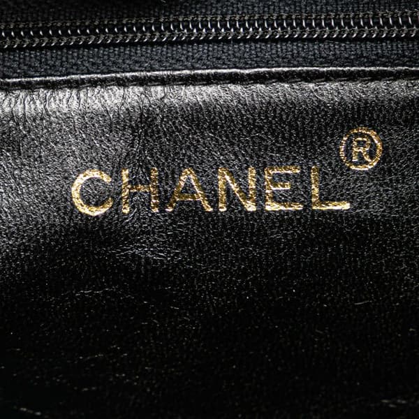 Pre-owned Chanel CC Quilted Caviar Camera Bag Green