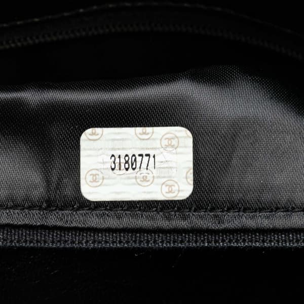 Pre-owned Chanel CC Quilted Caviar Camera Bag Green