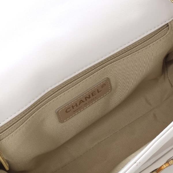 Pre-owned Chanel Medium Quilted Calfskin Enchained Flap White