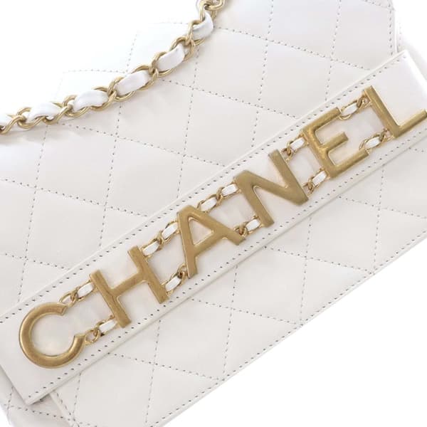 Pre-owned Chanel Medium Quilted Calfskin Enchained Flap White
