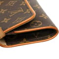Miniatyrbild 7 av 10: Pre-owned Louis Vuitton Monogram Pochette Twin PM Brown