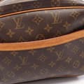 Miniatyrbild 9 av 10: Pre-owned Louis Vuitton Monogram Reporter PM Brown