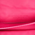 Miniatyrbild 7 av 10: Pre-owned Bottega Veneta Small Calfskin Intrecciomirage Embossed Butterfly Chain Crossbody Pink