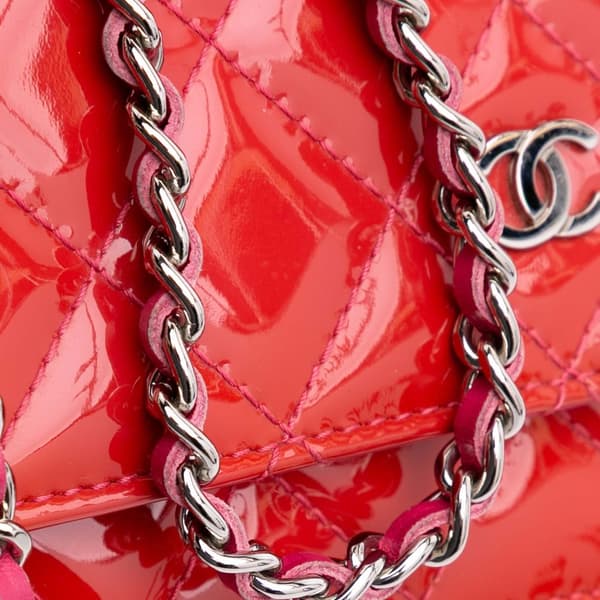 Pre-owned Chanel Bicolor Classic Patent Wallet On Chain Red