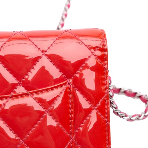 Pre-owned Chanel Bicolor Classic Patent Wallet On Chain Red