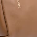 Miniatyrbild 7 av 10: Pre-owned LOEWE Small Mellow Nappa Lambskin Squeeze Bag Brown