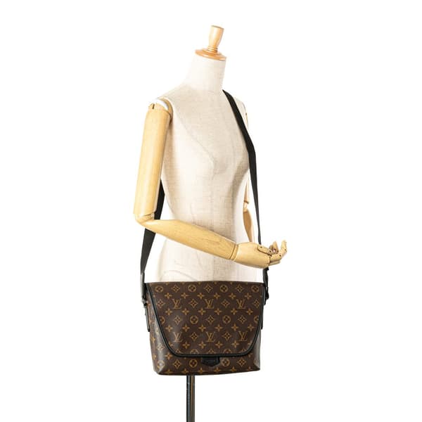 Pre-owned Louis Vuitton Monogram Macassar Magnetic Messenger Brown