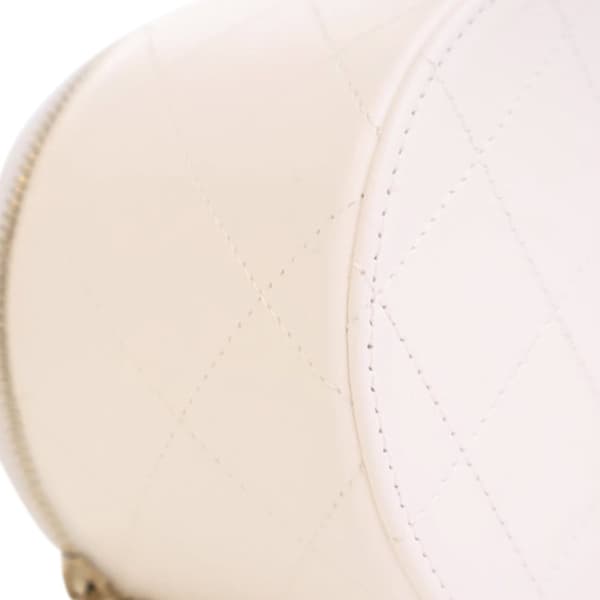 Pre-owned Chanel CC Lambskin Round Vanity Case White