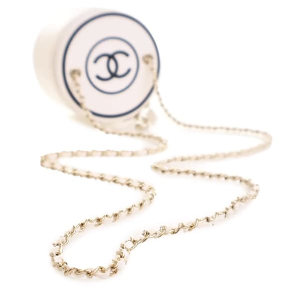 Pre-owned Chanel CC Lambskin Round Vanity Case White
