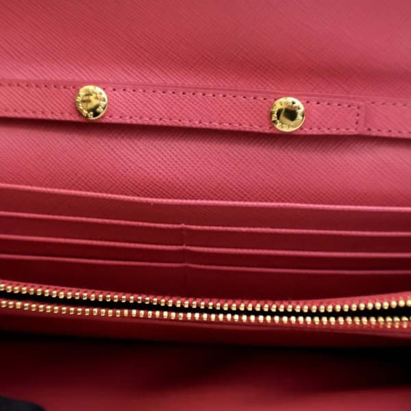 Pre-owned Prada Saffiano Wallet On Chain Pink