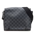 Miniatyrbillede 1 af 10: Pre-owned Louis Vuitton Damier Graphite District PM Black