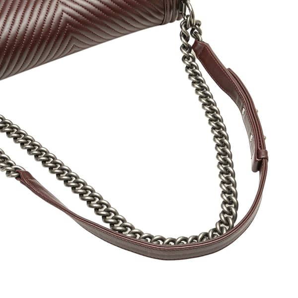 Pre-owned Chanel Medium Chevron Calfskin Boy Flap Red