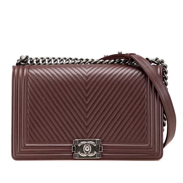 Pre-owned Chanel Medium Chevron Calfskin Boy Flap Red