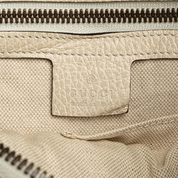 Pre-owned Gucci Grained Calfskin Logo Crossbody White