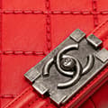 Miniatyrbild 8 av 10: Pre-owned Chanel Old Medium Quilted Calfskin Wild Stitch Boy Flap Red