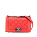 Miniatyrbild 1 av 10: Pre-owned Chanel Old Medium Quilted Calfskin Wild Stitch Boy Flap Red