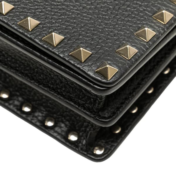Pre-owned Valentino Pebbled Calfskin Rockstud Chain Wallet Black