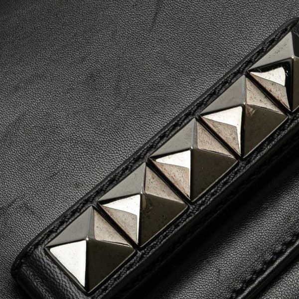 Pre-owned Valentino Nappa Rockstud Va Va Voom Clutch on Chain Black