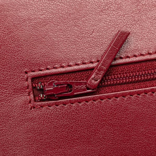 Pre-owned Chanel Quilted Caviar Boy Wallet on Chain Red