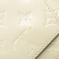 Miniatyrbillede 8 af 10: Pre-owned Louis Vuitton Monogram Vernis Minna Street White
