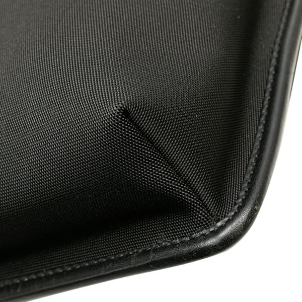 Pre-owned Gucci Nylon Messenger Bag Black