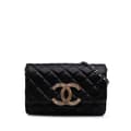 Pikkukuva 1 / 10: Pre-owned Chanel Sequined Goatskin CC Crystal Wallet On Chain Black