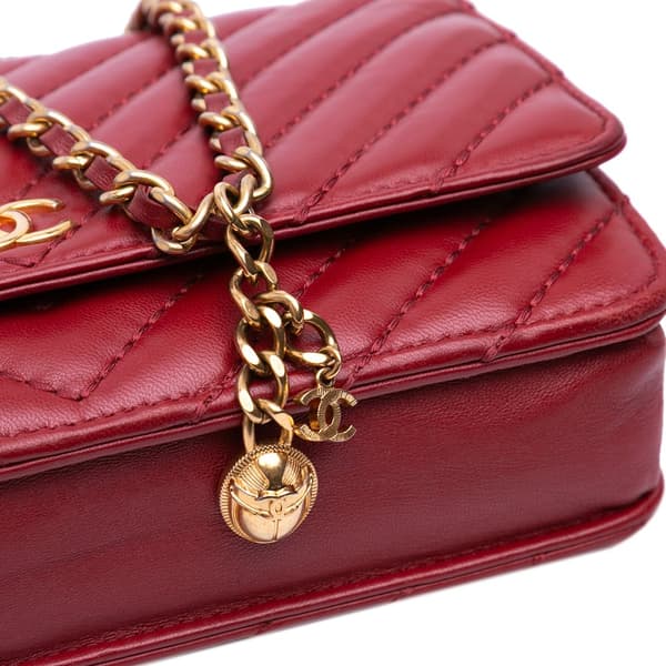Pre-owned Chanel Métiers d'Art CC Chevron Lambskin Wallet On Chain Red
