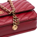 Miniatyrbild 10 av 10: Pre-owned Chanel Métiers d'Art CC Chevron Lambskin Wallet On Chain Red
