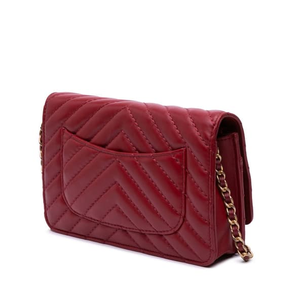 Pre-owned Chanel Métiers d'Art CC Chevron Lambskin Wallet On Chain Red