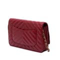 Miniatyrbild 2 av 10: Pre-owned Chanel Métiers d'Art CC Chevron Lambskin Wallet On Chain Red