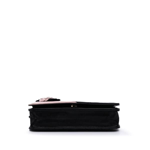 Pre-owned Chanel Bicolor Quilted Lambskin Camellia Wallet on Chain Black