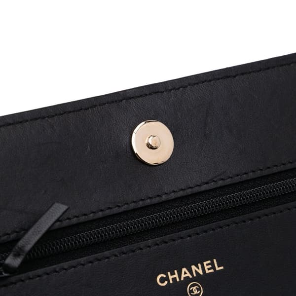 Pre-owned Chanel Bicolor Quilted Lambskin Camellia Wallet on Chain Black